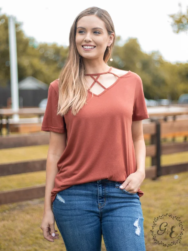 Vineyard Day Caged Neckline Tee, Red Elegant Women's 